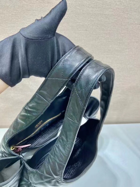 Prada shopping bag  Size：39*34*16cm