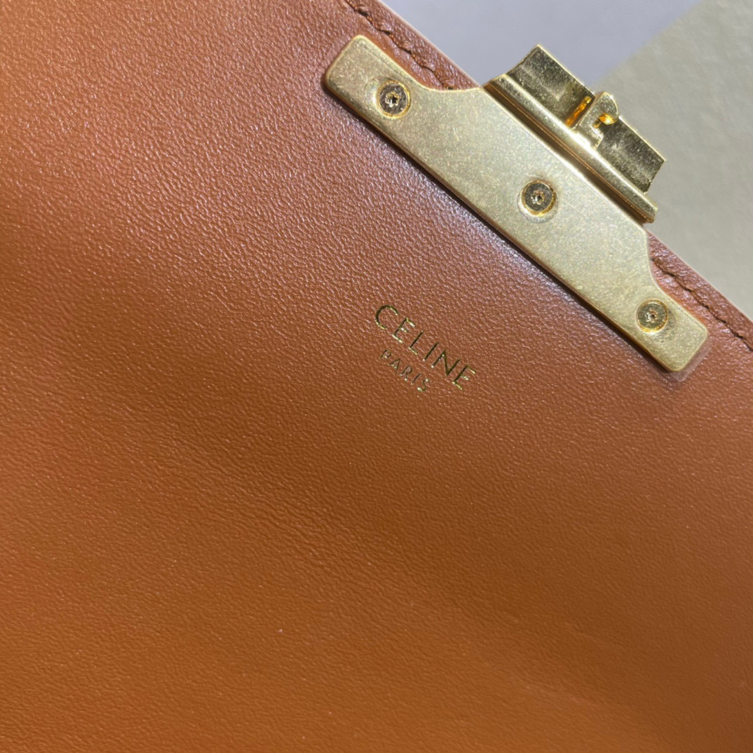 Celine Unterarmtasche Größe: 20 x 10 x 4 cm