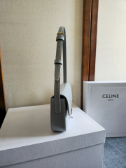 Celine Unterarmtasche Größe: 20 x 10 x 4 cm