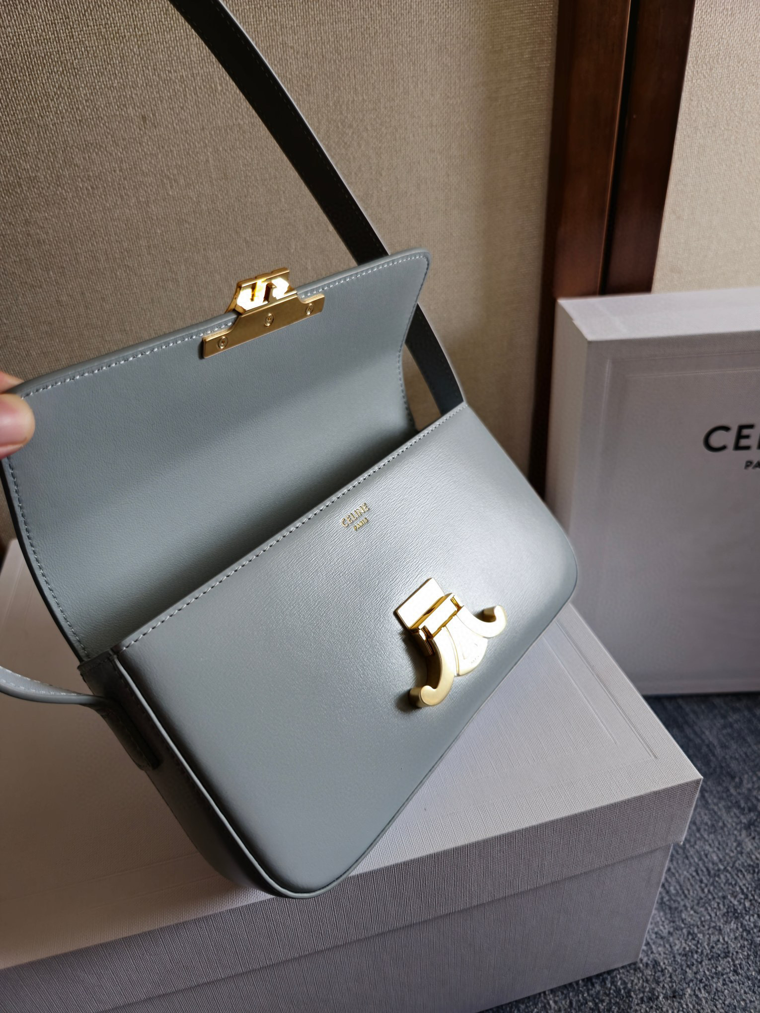 Celine Unterarmtasche Größe: 20 x 10 x 4 cm