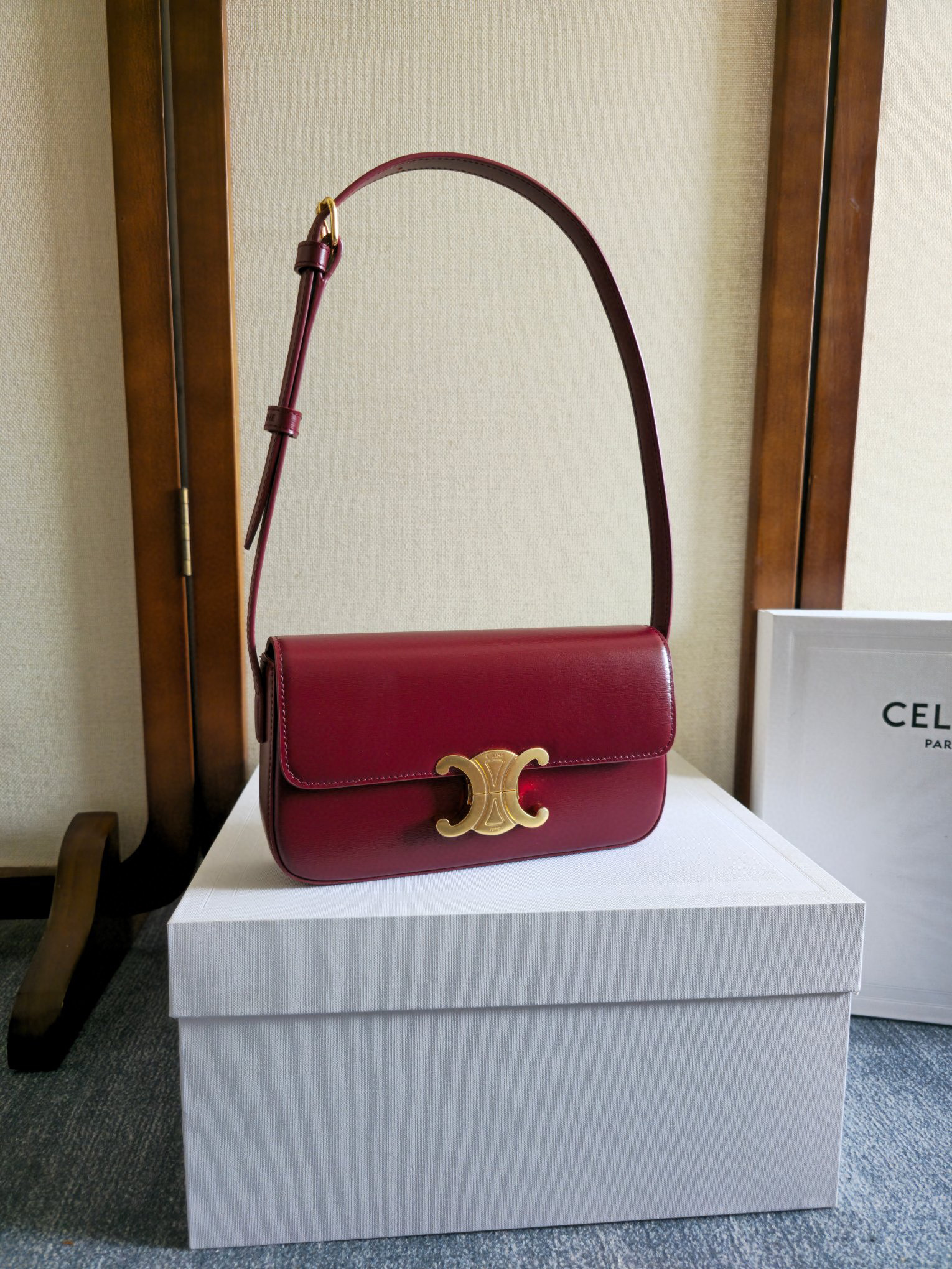 Celine Unterarmtasche Größe: 20 x 10 x 4 cm