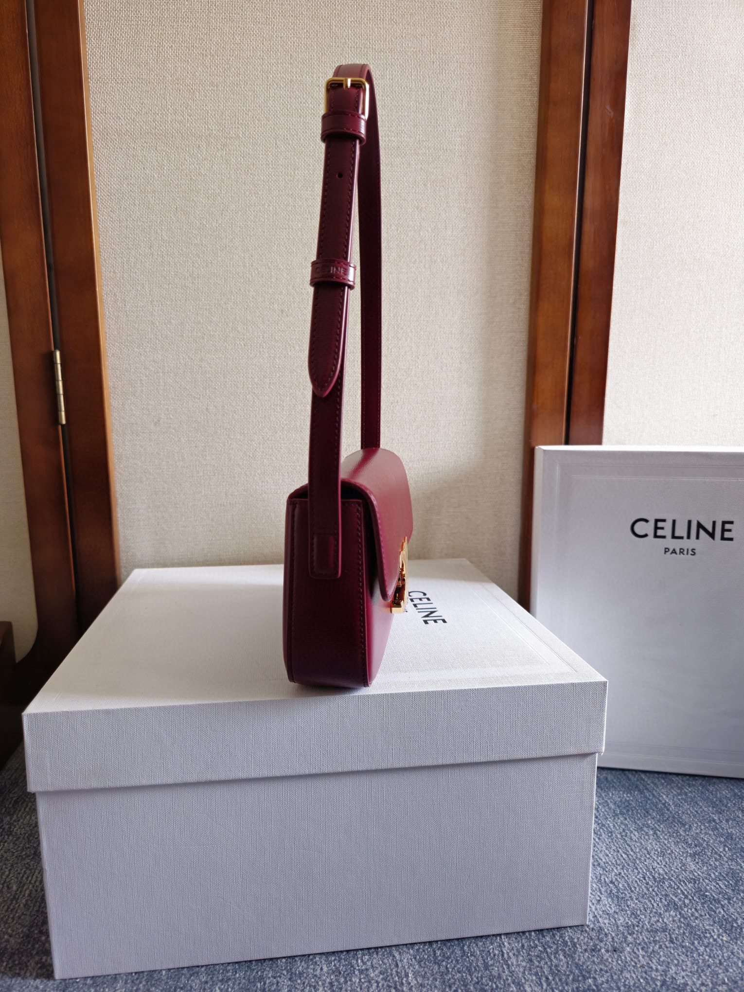 Celine Unterarmtasche Größe: 20 x 10 x 4 cm