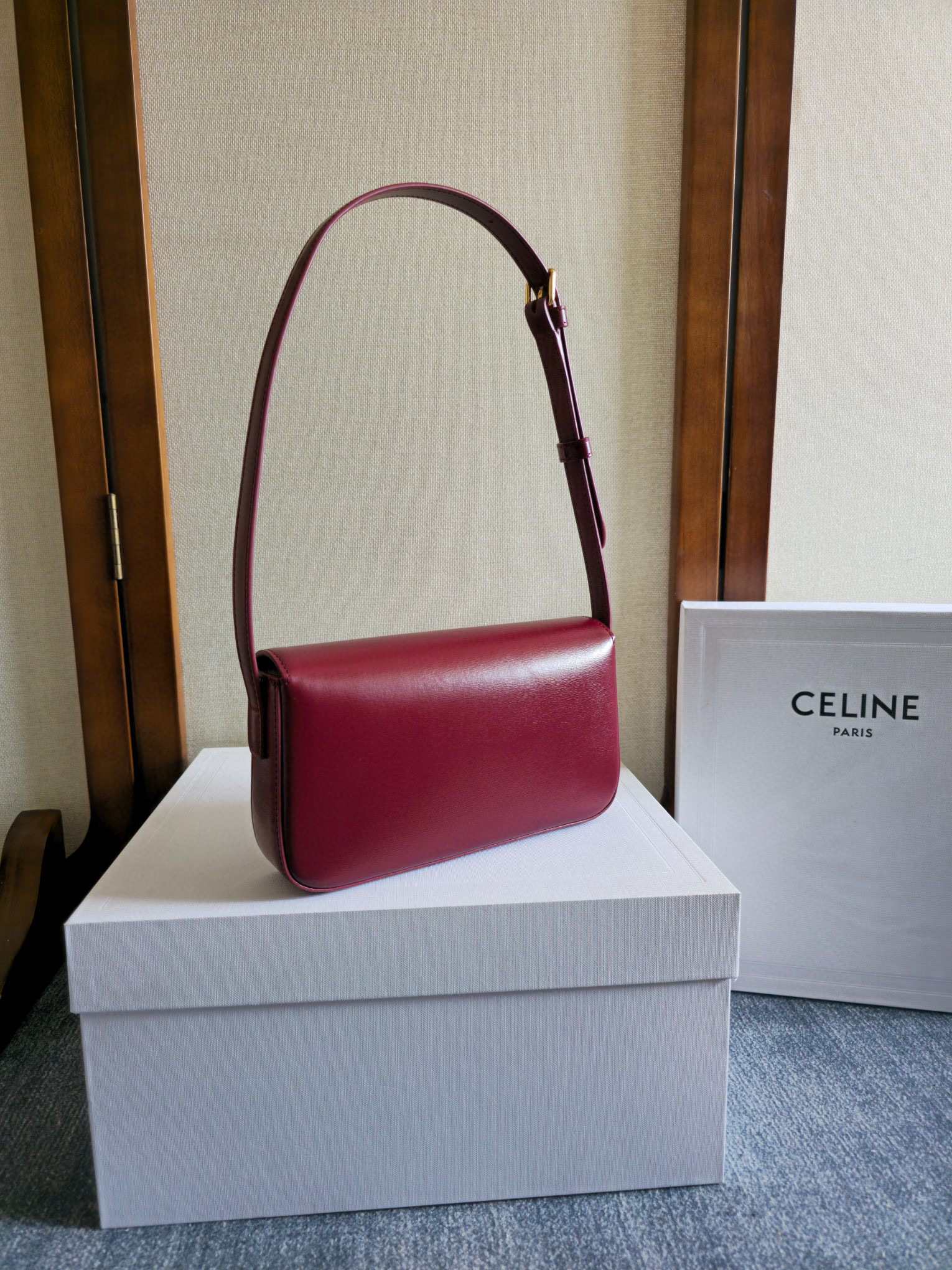 Celine Unterarmtasche Größe: 20 x 10 x 4 cm
