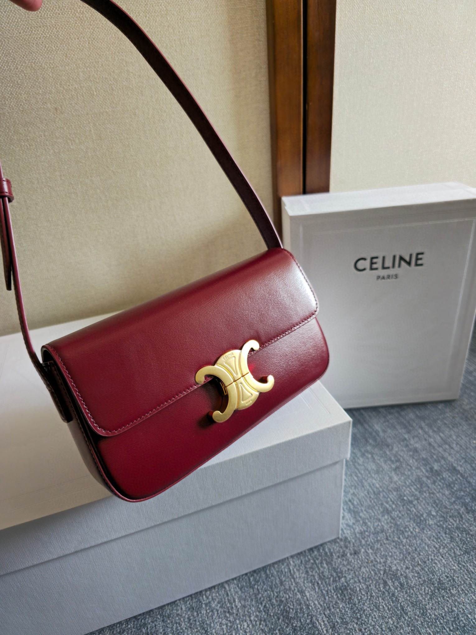 Celine Unterarmtasche Größe: 20 x 10 x 4 cm