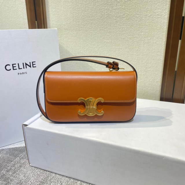 Celine 腋下包 尺寸：20*10*4cm