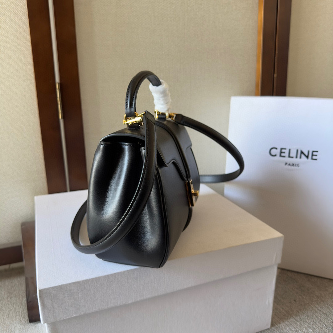 Celine 手拿包 尺寸：17.5*14*7cm