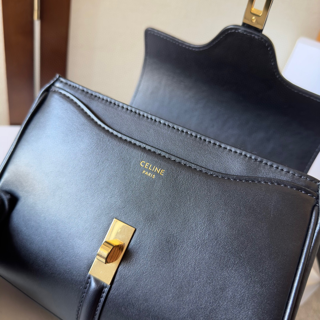Celine 手拿包 尺寸：17.5*14*7cm