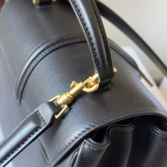 Celine 手拿包 尺寸：17.5*14*7cm
