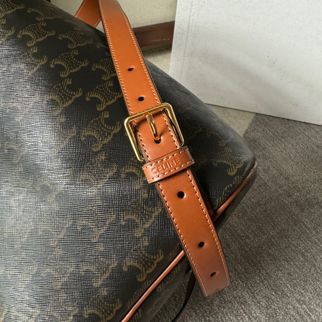 Celine backpack bag Size：25*32.5*16cm
