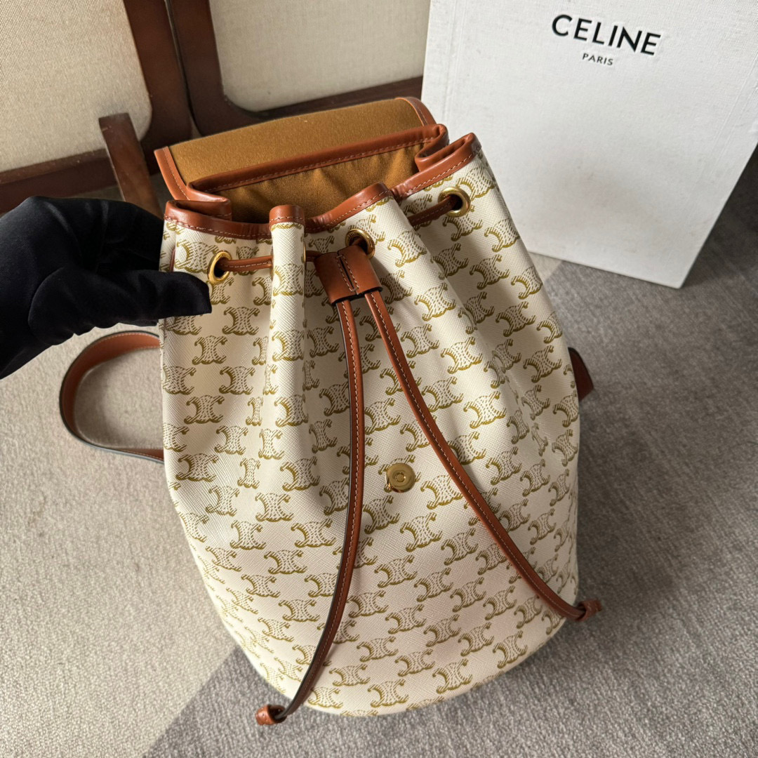 Celine双肩包尺寸：25*32.5*16cm