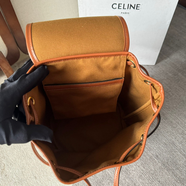 Celine双肩包尺寸：25*32.5*16cm