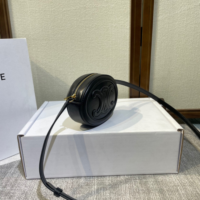 Celine 单肩包 尺寸：16*12.5*4cm