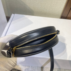 Celine 单肩包 尺寸：16*12.5*4cm