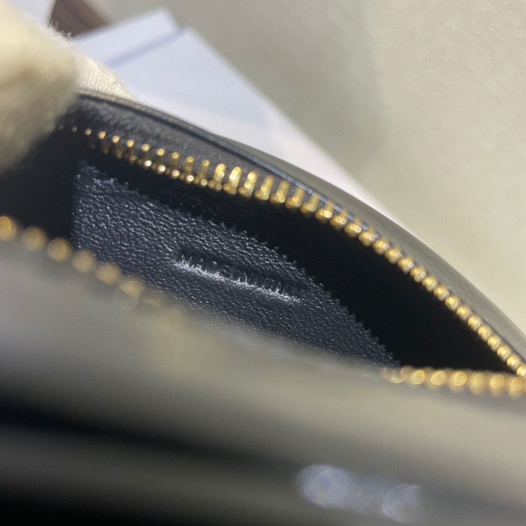 Celine 单肩包 尺寸：16*12.5*4cm