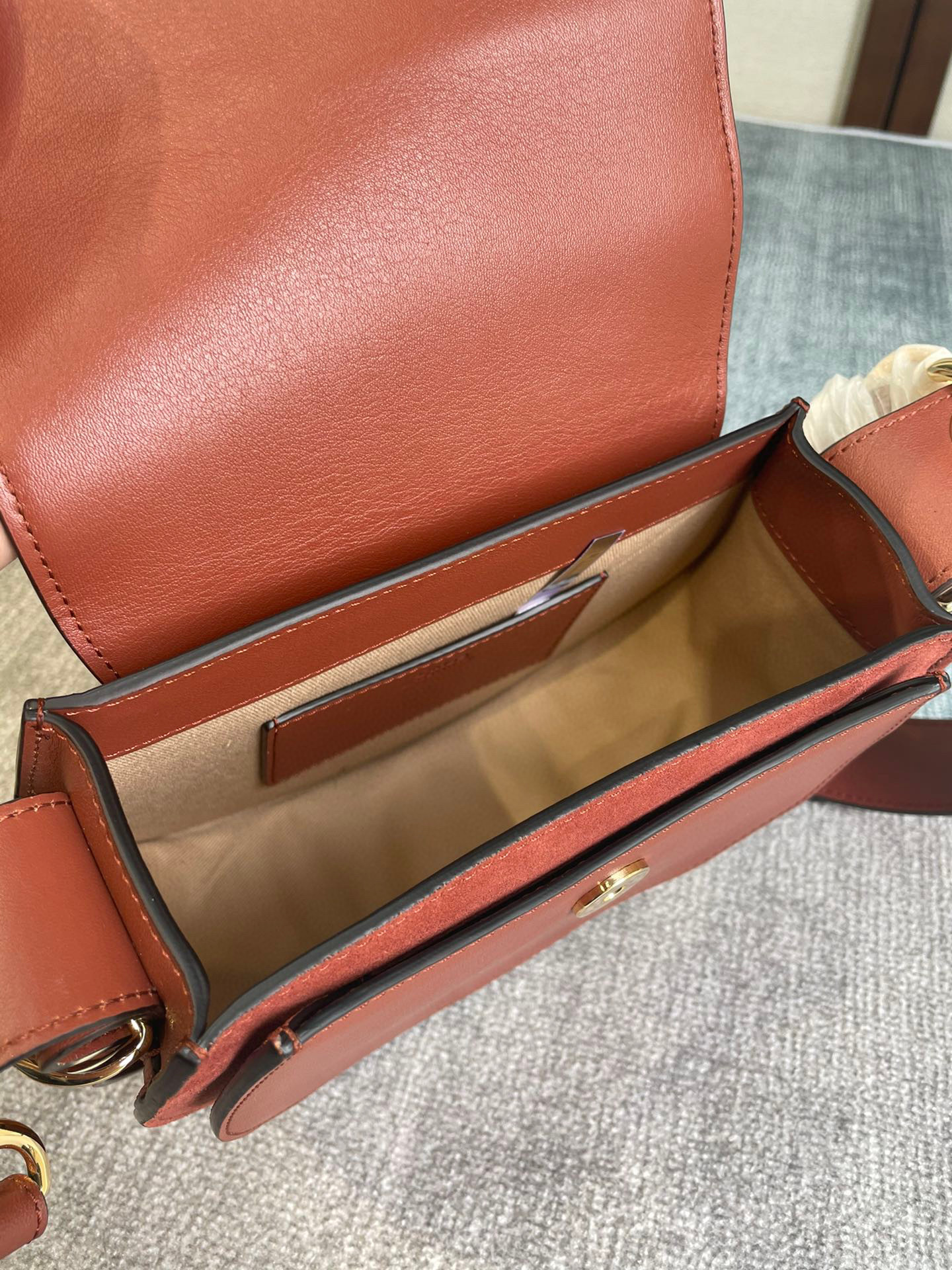 Celine  Single shoulder bag Size：20*7*15cm