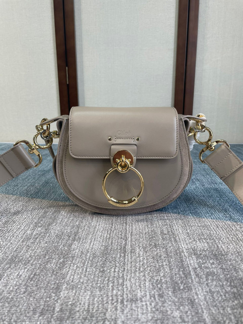 Celine 单肩包 尺寸：20*7*15cm