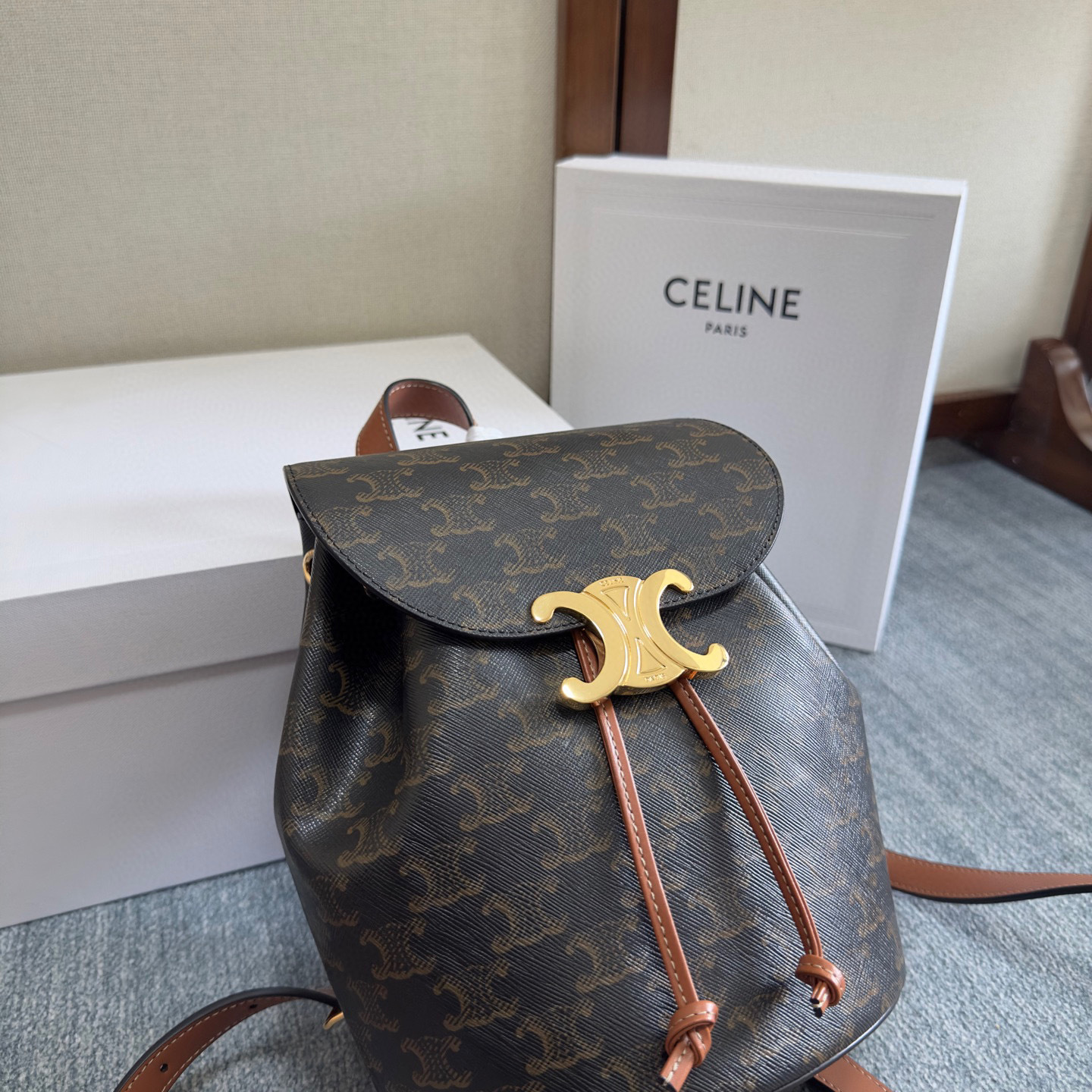 Celine Rucksacktasche Größe: 25 x 18 x 13 cm