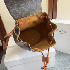 Celine Rucksacktasche Größe: 25 x 18 x 13 cm