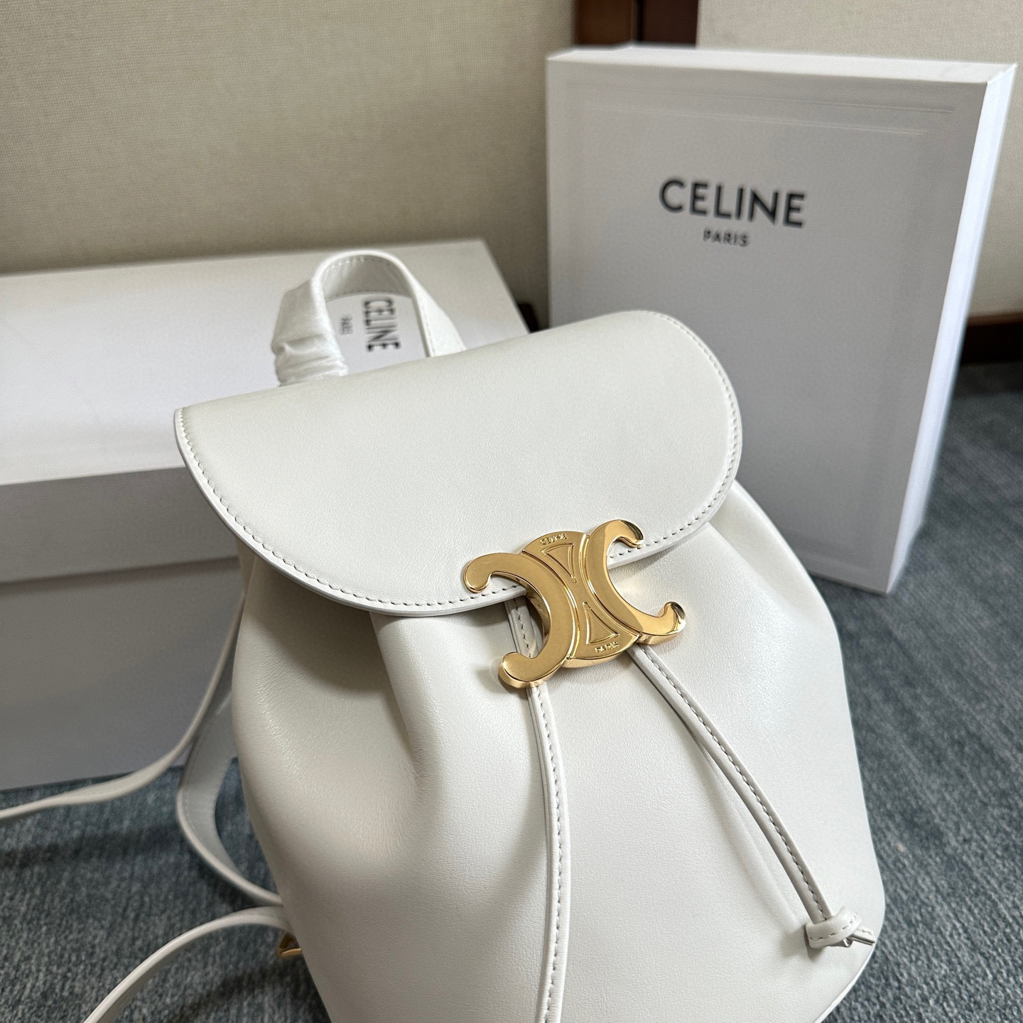 Celine Rucksacktasche Größe: 25 x 18 x 13 cm