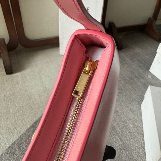 Celine 腋下包 尺寸：22*13.5*4cm