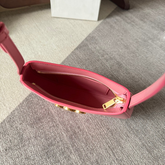 Celine 腋下包 尺寸：22*13.5*4cm