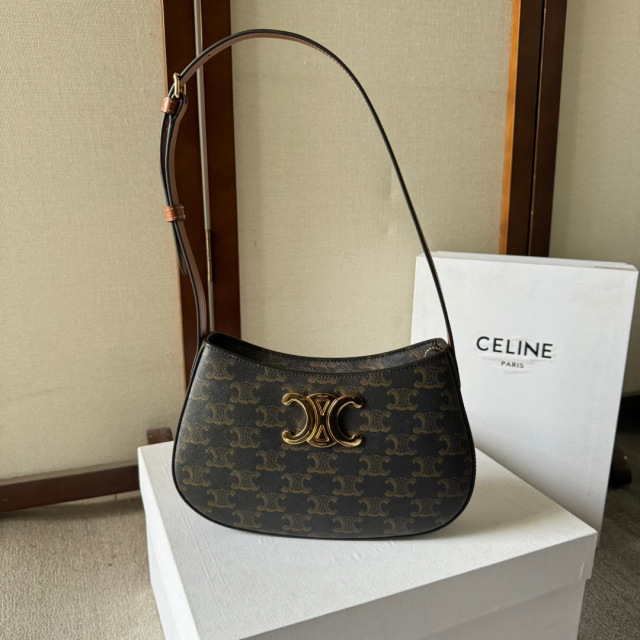 Borsa da braccio Celine Dimensioni: 22*13,5*4 cm