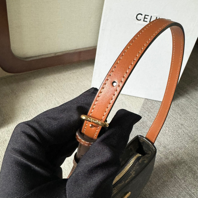 Borsa da braccio Celine Dimensioni: 22*13,5*4 cm