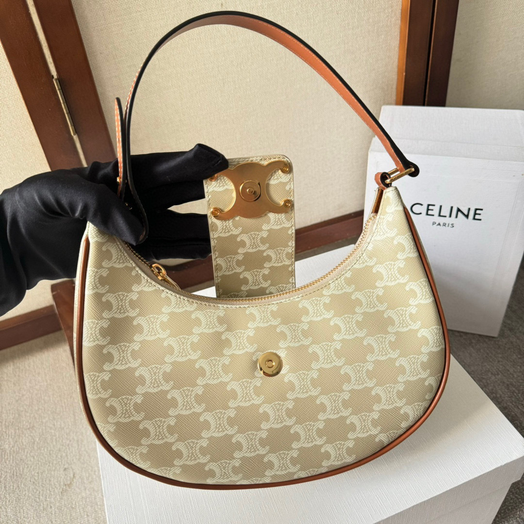 Celine Unterarmtasche Größe: 19,5 x 14 x 7,5 cm