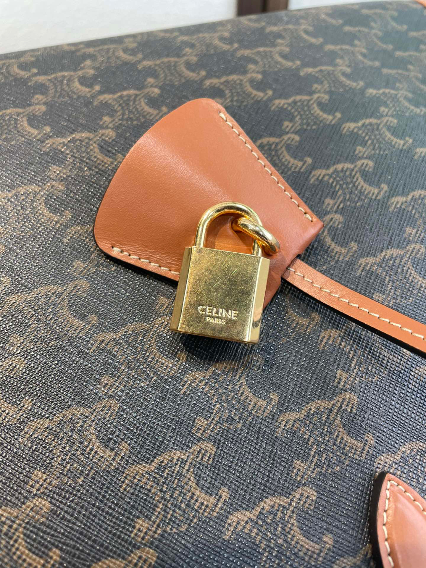 Beg beli-belah Celine Saiz：34*12.5*23cm