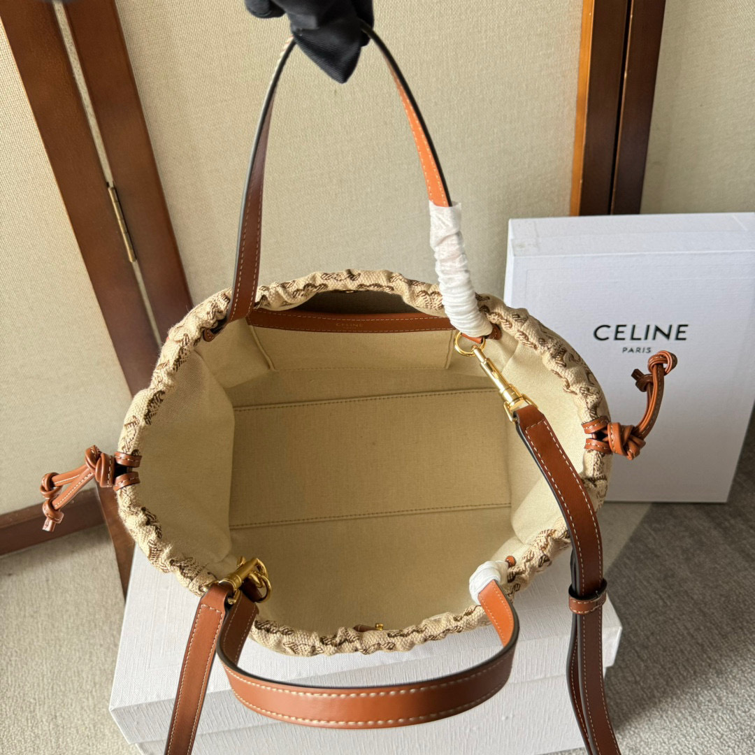 Celine 手拿包 尺寸：22*17*15cm