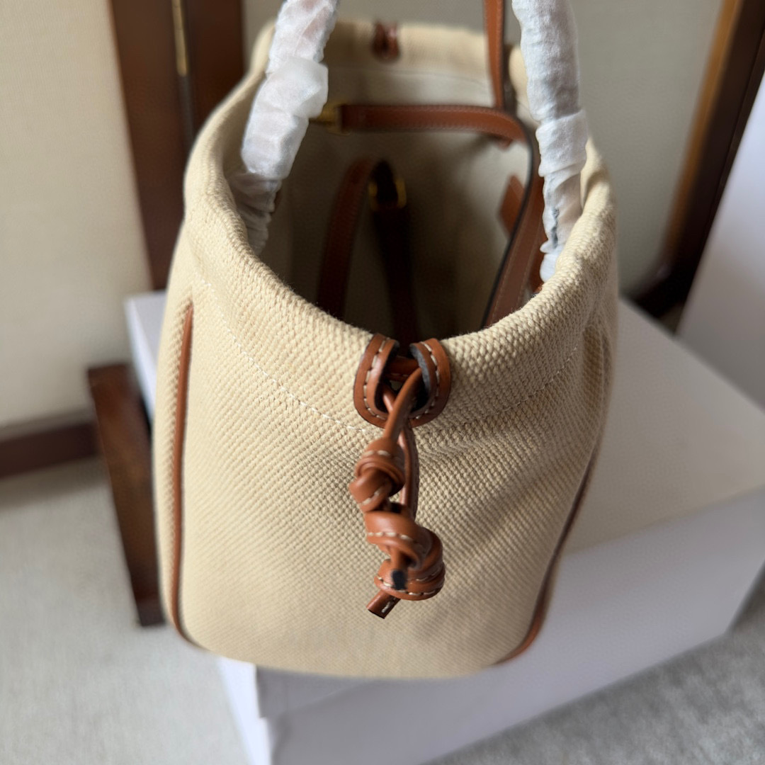 Borsa a mano Celine Dimensioni: 22*17*15cm