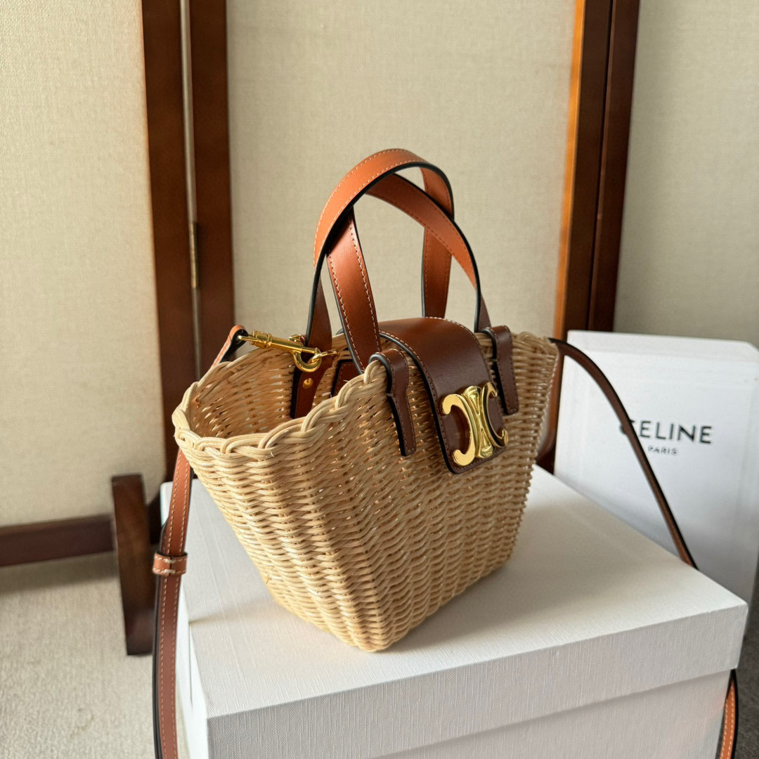 Celine心月 尺寸：32*14*7cm