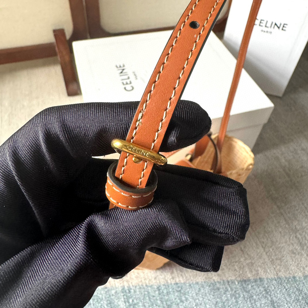 Celine心月 尺寸：32*14*7cm
