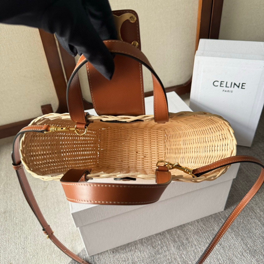 Celine心月 尺寸：32*14*7cm