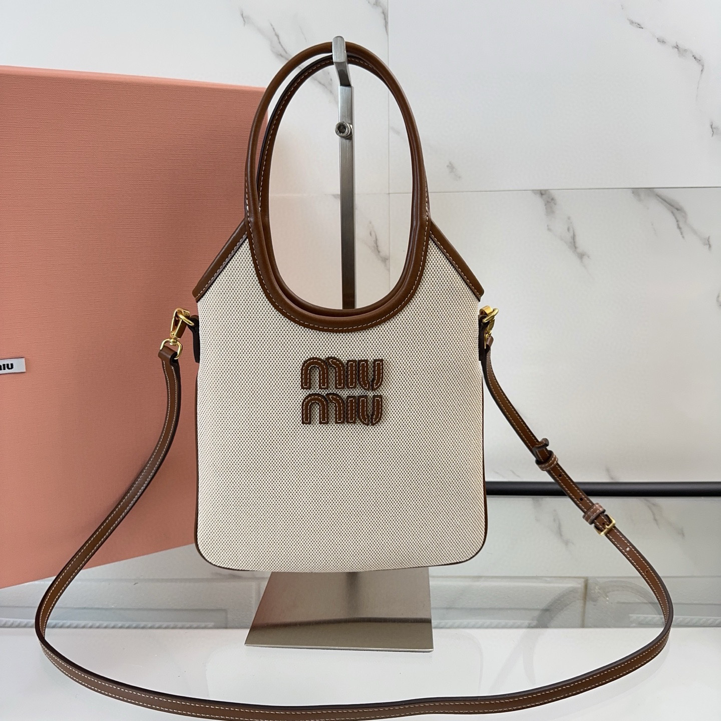 Beg tangan Miumiu Saiz：20*24*3cm