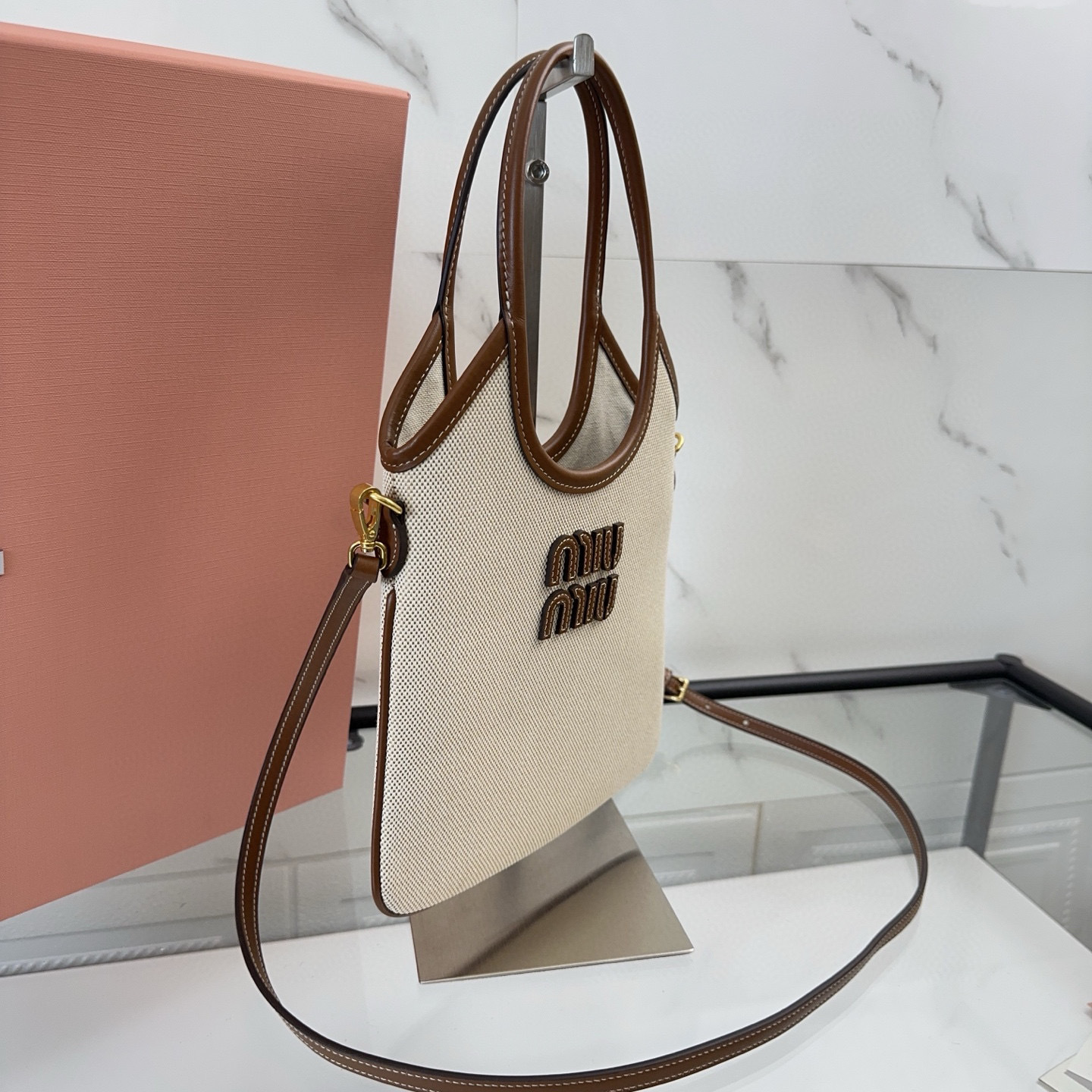 Beg tangan Miumiu Saiz：20*24*3cm