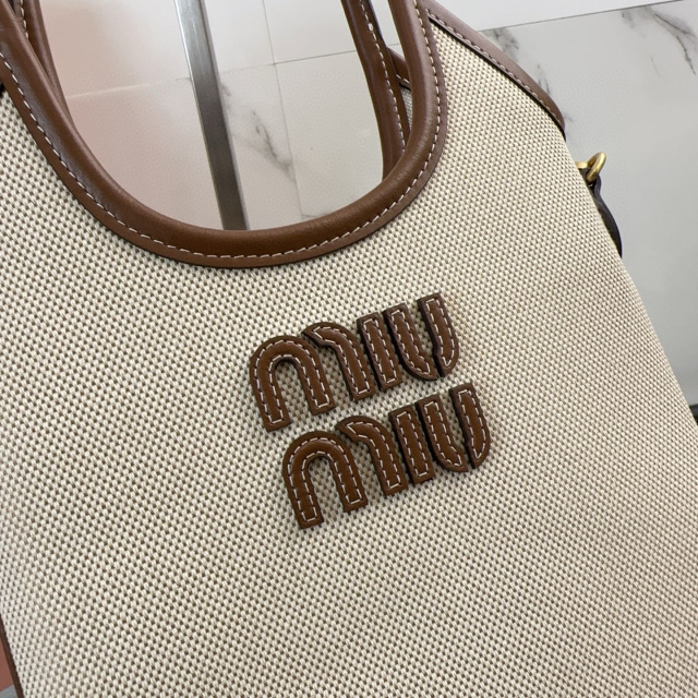 Beg tangan Miumiu Saiz：20*24*3cm