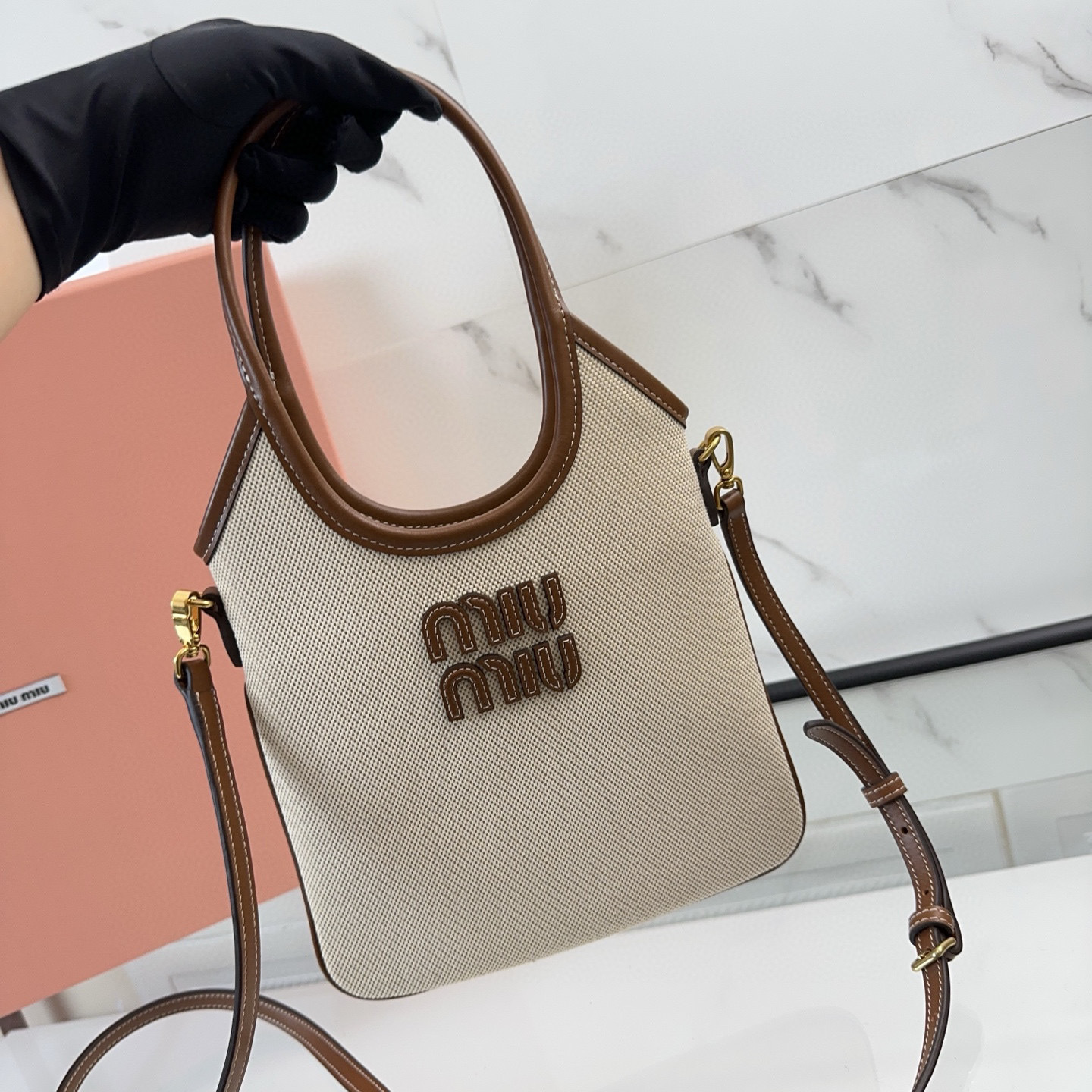 Beg tangan Miumiu Saiz：20*24*3cm