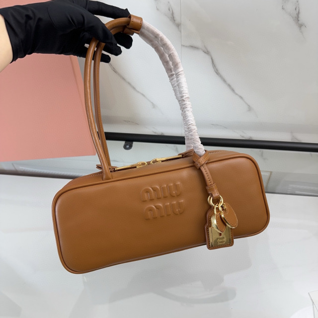 Beg tangan Miumiu Saiz：28*12*8sm
