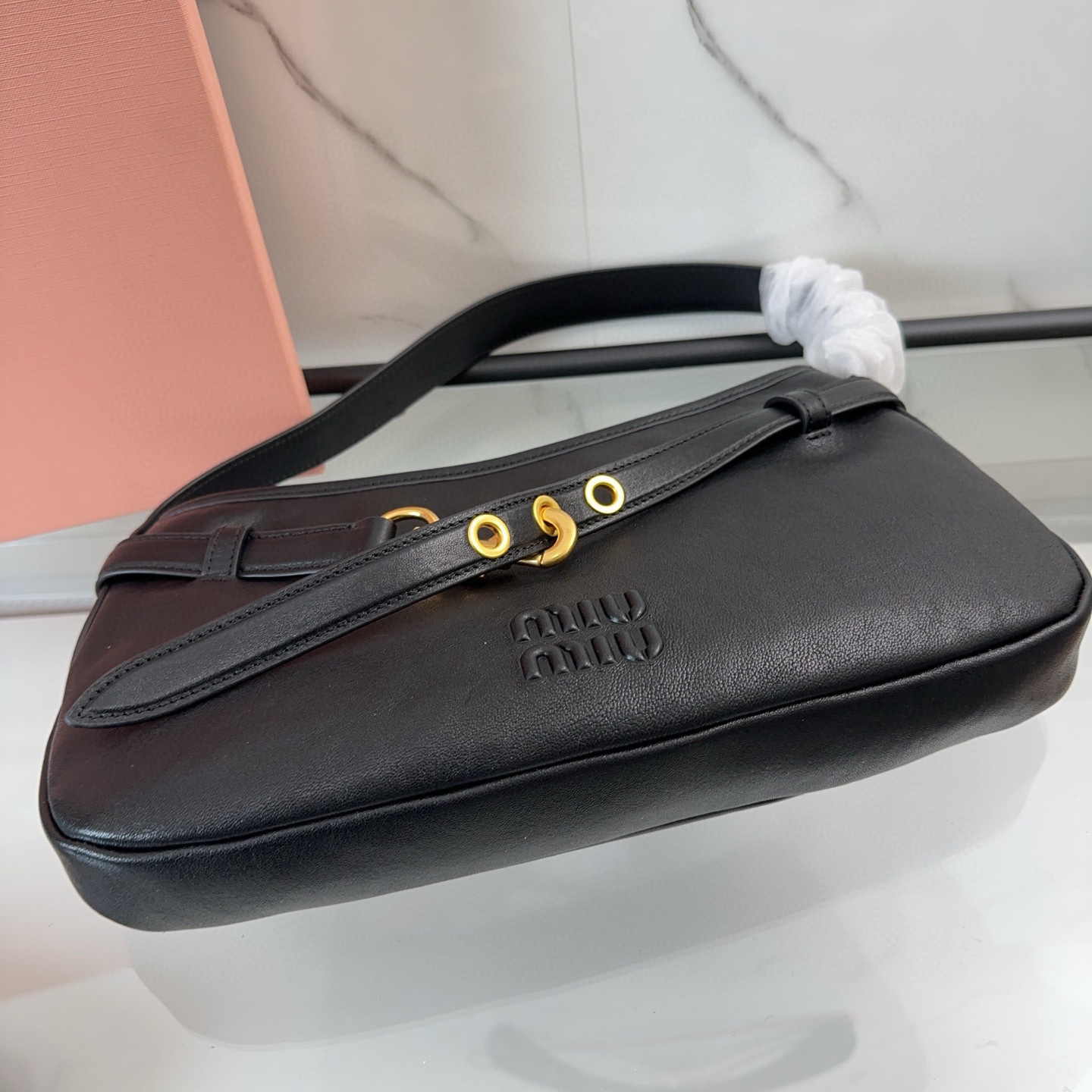 Borsa sottobraccio Miumiu Dimensioni: 33*19*5cm