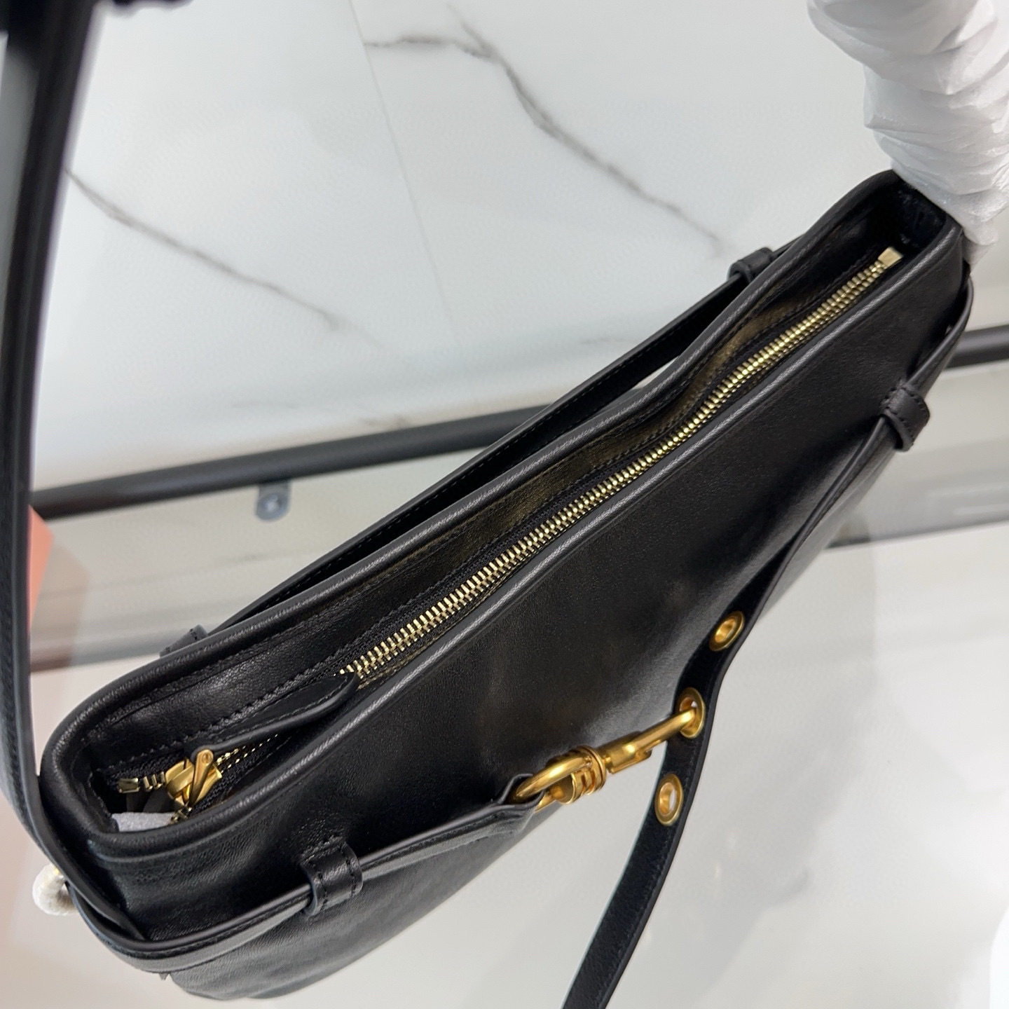Borsa sottobraccio Miumiu Dimensioni: 33*19*5cm