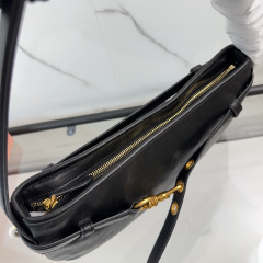 Borsa sottobraccio Miumiu Dimensioni: 33*19*5cm