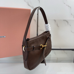 Borsa sottobraccio Miumiu Dimensioni: 33*19*5cm