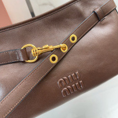 Borsa sottobraccio Miumiu Dimensioni: 33*19*5cm