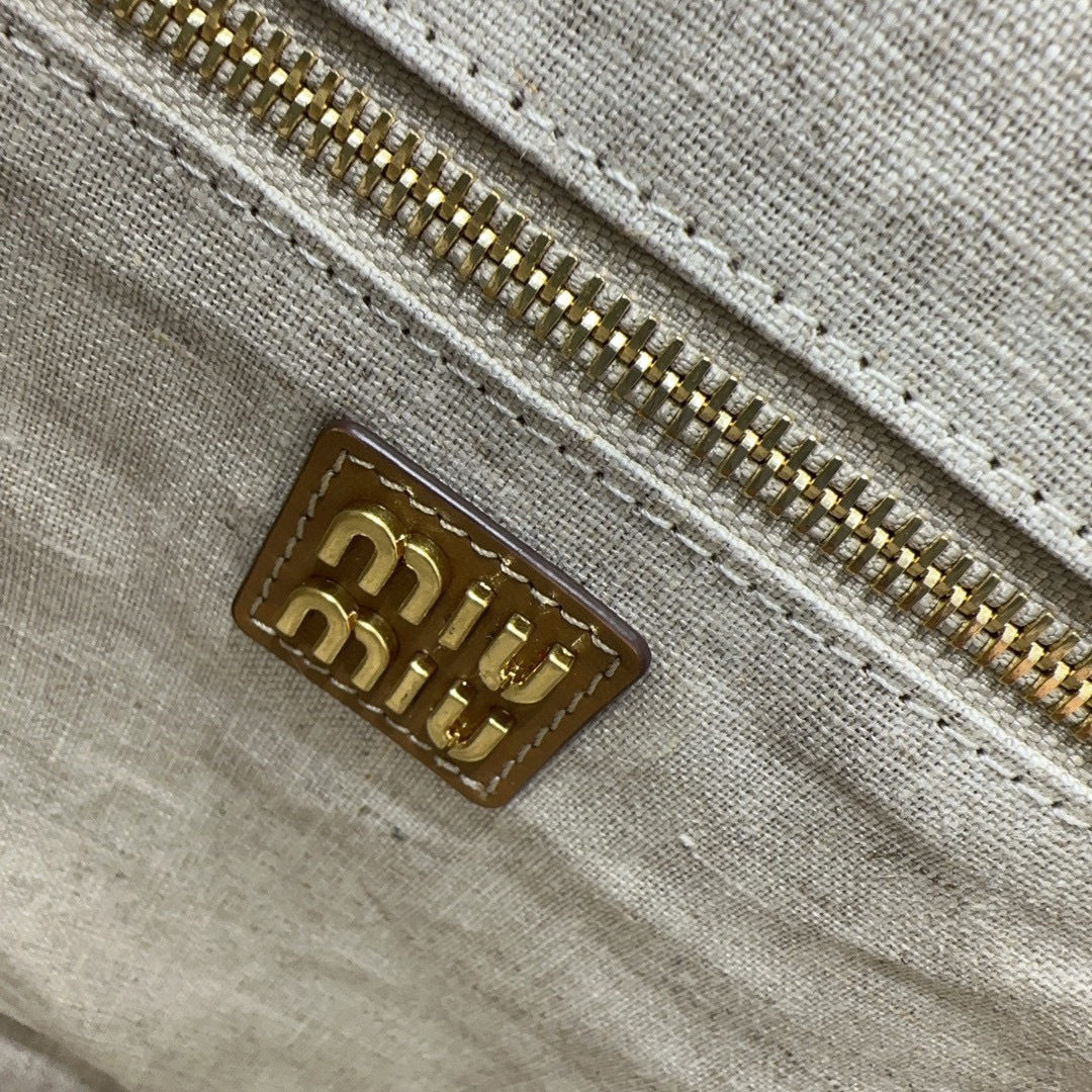Miumiu shopping bag Size：38*17*30cm