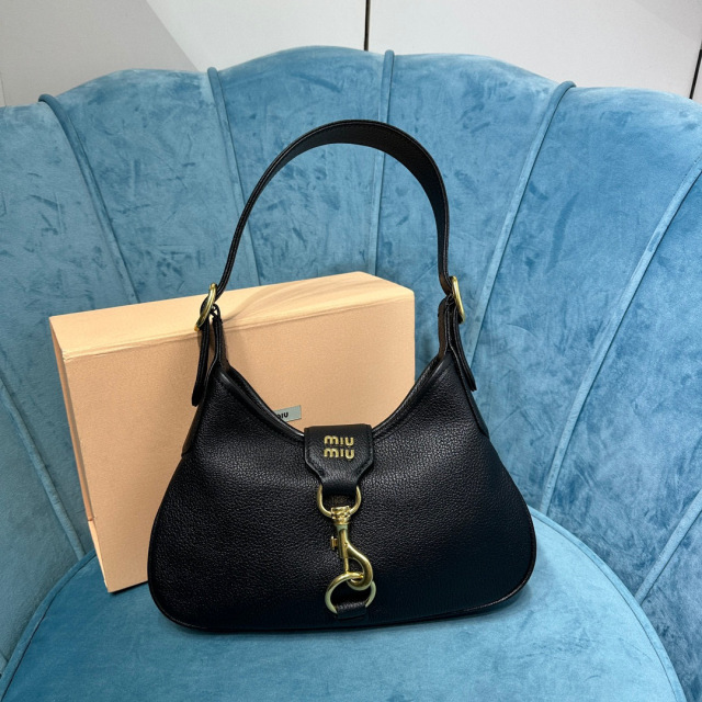 Miumiu Unterarmtasche Größe: 29 x 15 x 4 cm