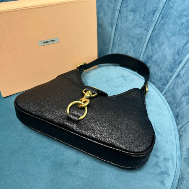 Miumiu Unterarmtasche Größe: 29 x 15 x 4 cm