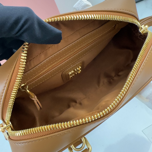Beg tangan Miumiu Saiz：22*10.5*7.5sm