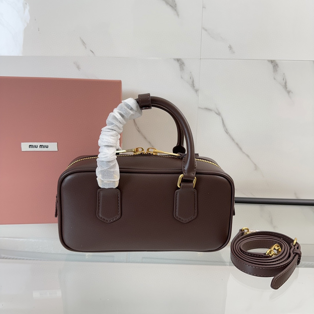 Borsa a mano Miumiu Dimensioni: 22*10.5*7.5cm