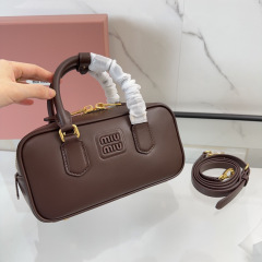 Borsa a mano Miumiu Dimensioni: 22*10.5*7.5cm